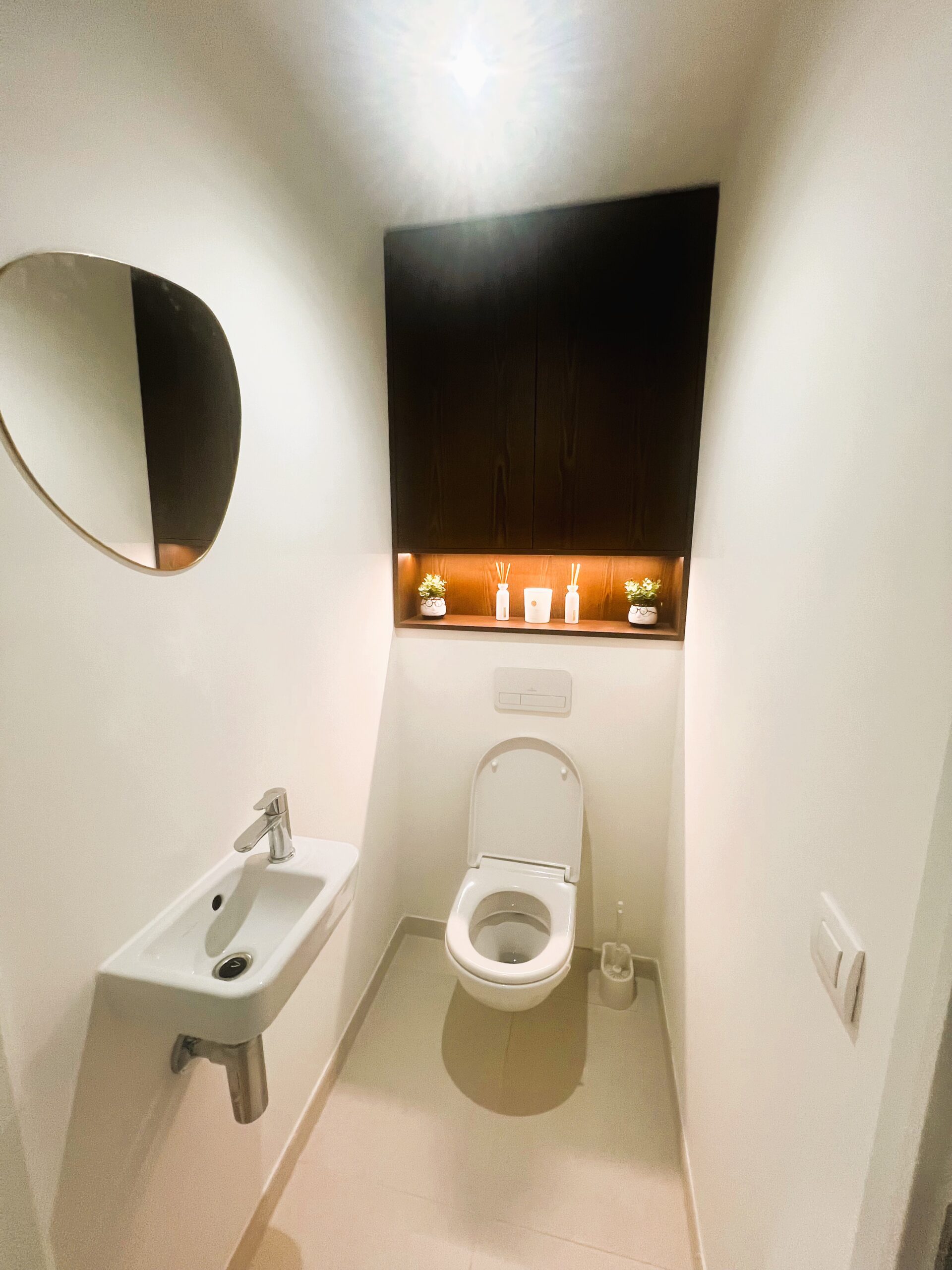 apart toilet